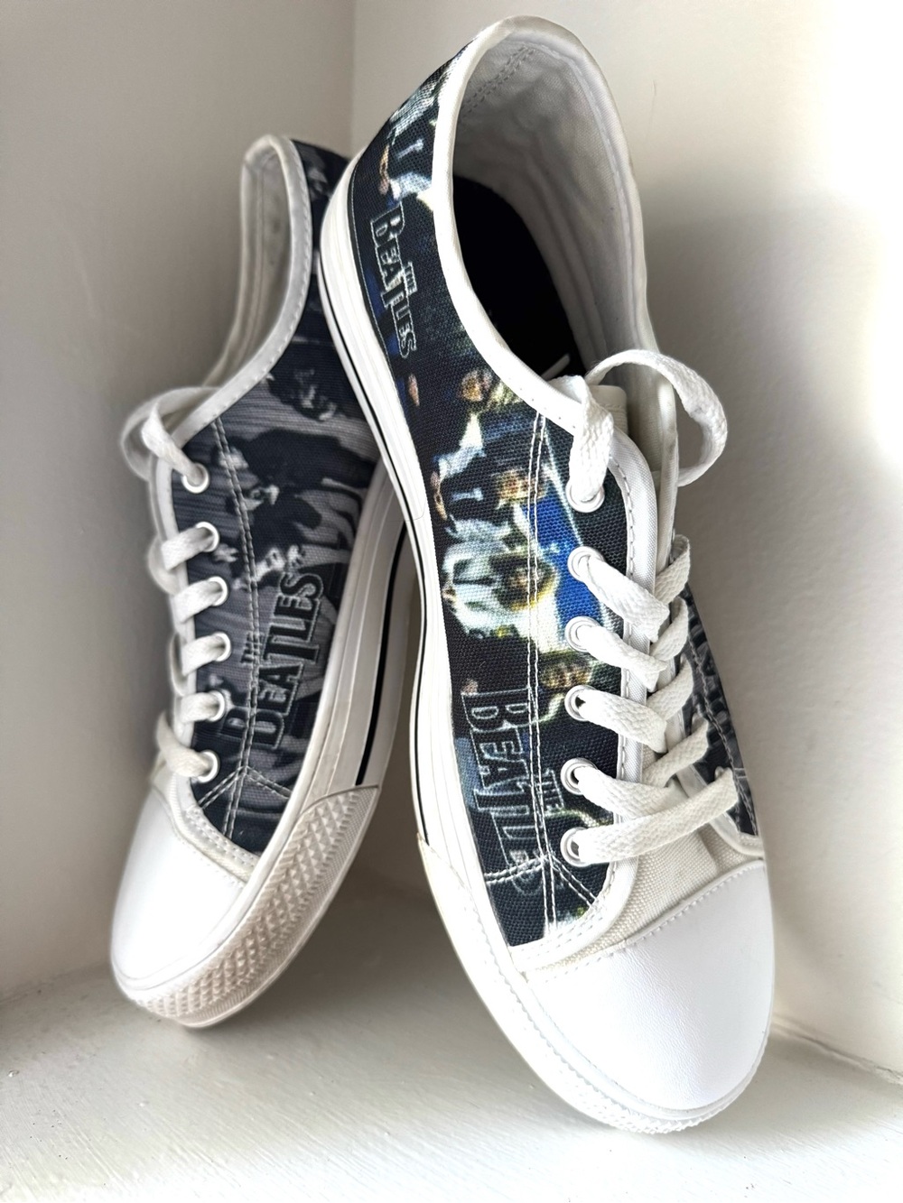 The Beatles Graphic Canvas Sneakers - Black & White